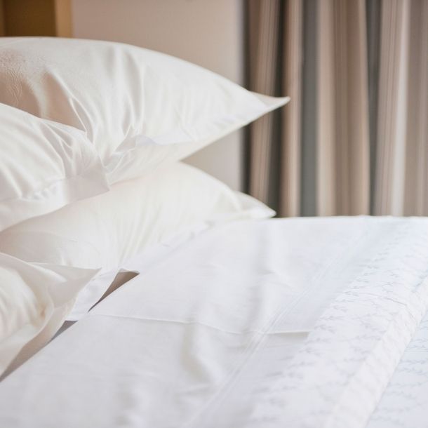 1 King Bed, 1-Bedroom Suite